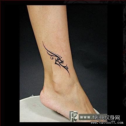 推荐女人脚部个性图腾纹身图片
