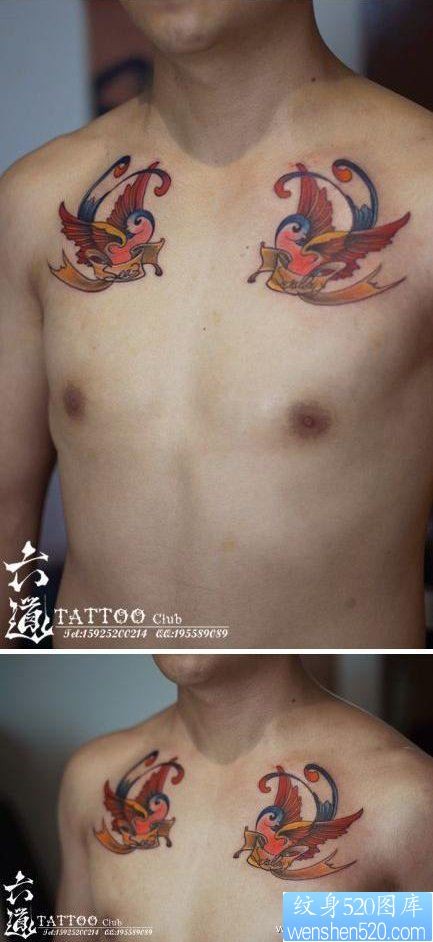 男人胸前潮流经典的小燕子纹身图片