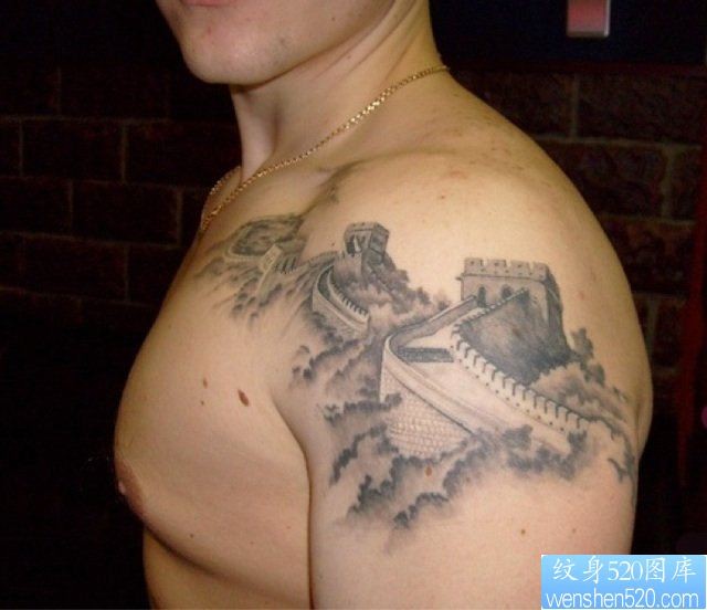 一幅中国长城纹身图片