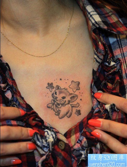 前胸小猫咪纹身图片由纹身520图库推荐