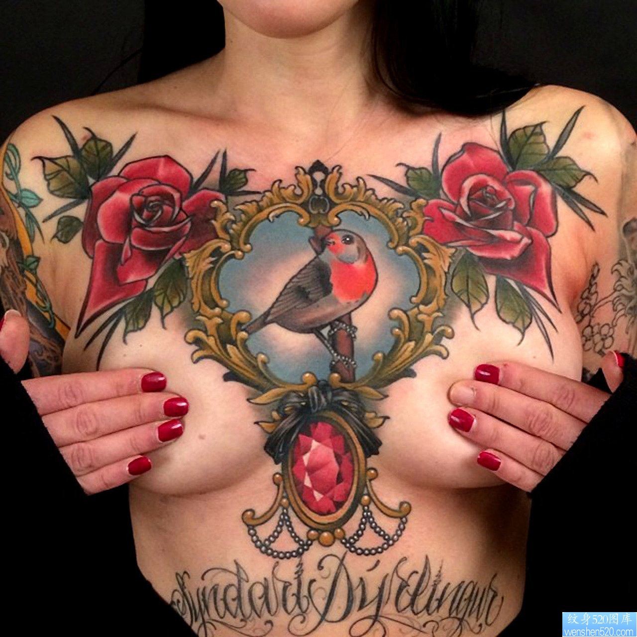 性感美女胸部一幅欧美纹身作品