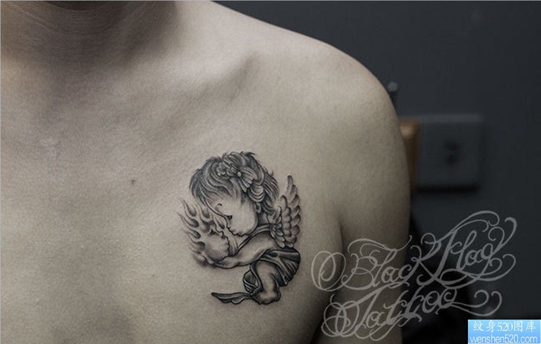 纹身520图库推荐一幅胸部天使纹身图片