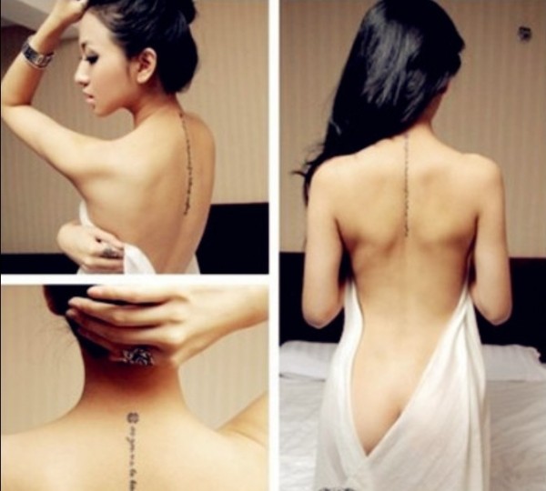女性裸背脊柱独特英文时尚刺青