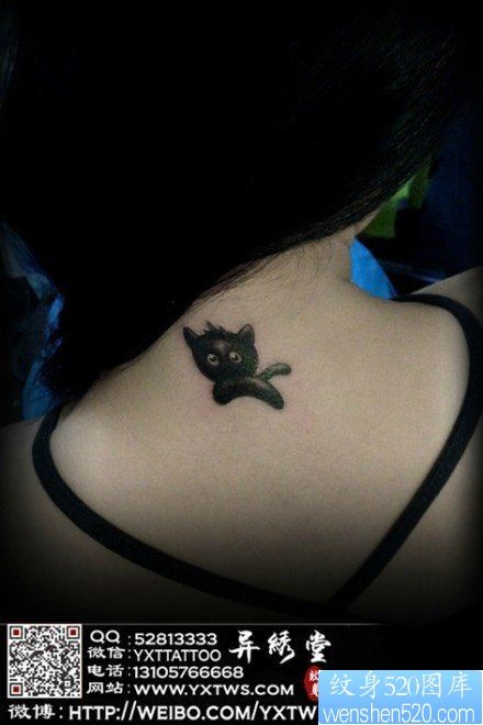 女人后脖子可爱的卡通小猫纹身图片