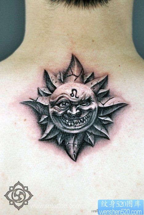 一幅颈部狮子座太阳神纹身图片推荐