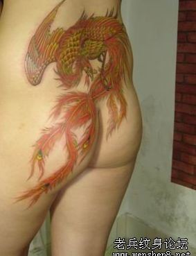 另类经典美女臀部彩色神兽凤凰纹身图片纹身作品