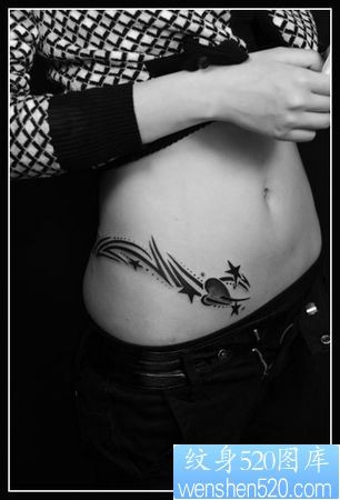 美女腹部爱心五角星图腾藤蔓纹身图片纹身作品