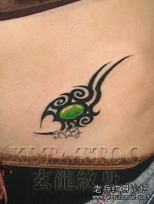 一幅美女腹部图腾蝎子纹身图片纹身作品