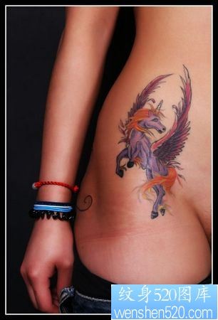 美女腹部彩色独角兽翅膀纹身图片纹身作品