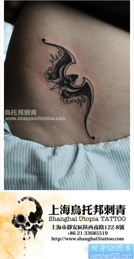 女人腹部一幅好看的蝙蝠纹身图片