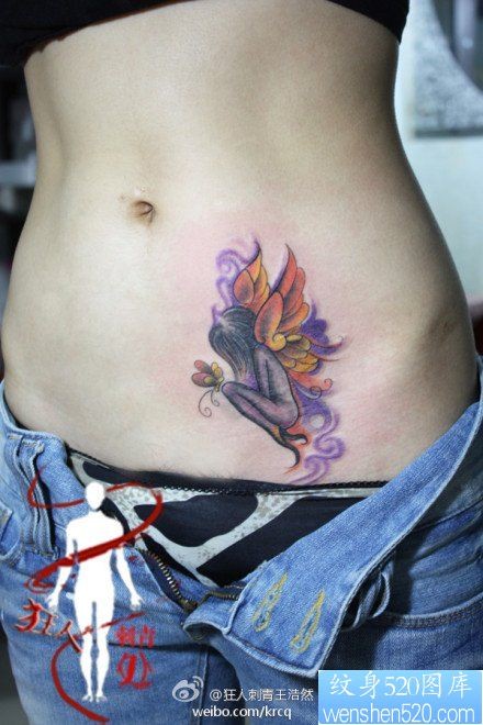 美女腹部好看的小天使纹身图片