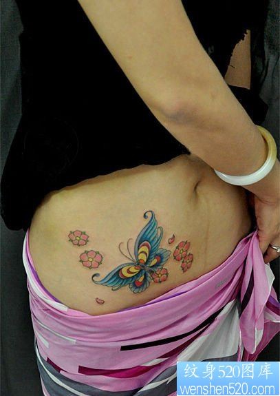 美女腹部漂亮的彩色蝴蝶与樱花纹身图片