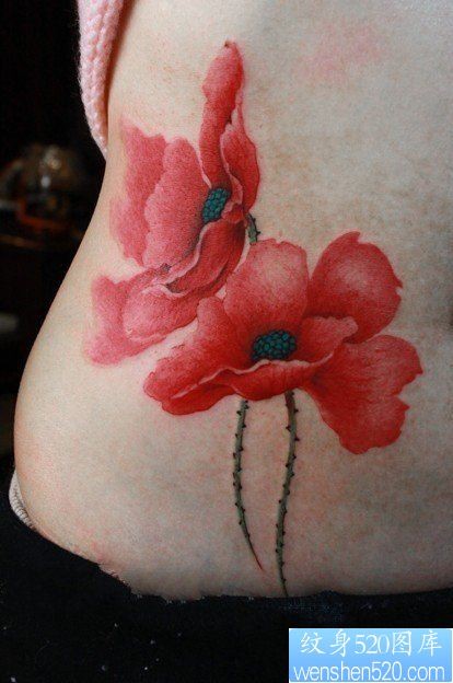 美女腹部唯美潮流的罂粟花纹身图片