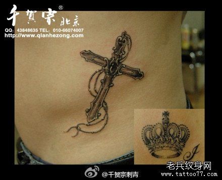 腹部经典潮流的十字架纹身图片