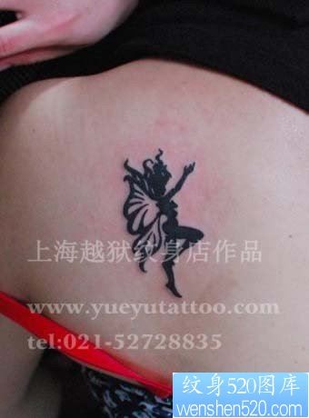 女人腹部流行潮流的图腾小精灵纹身图片
