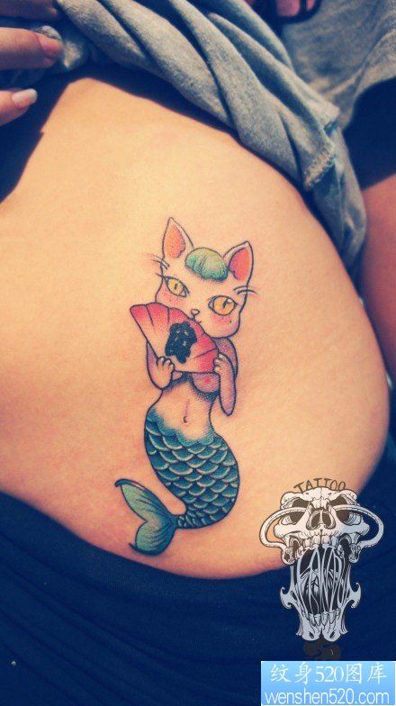 美女腹部时尚可爱的猫头的美人鱼纹身图片