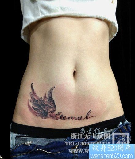 女人腹部时尚唯美的翅膀纹身图片