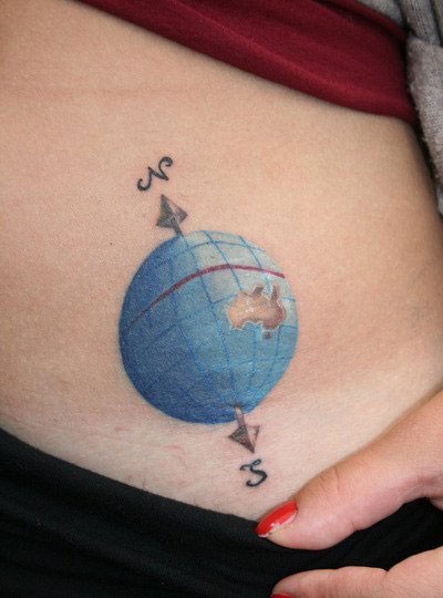 唯美的小地球纹身图片