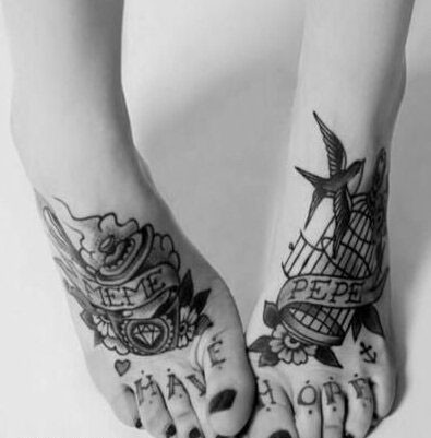 女人的性感纹身部位之脚背个性纹身