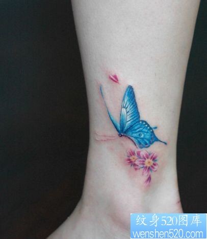 女人腿部好看的蝴蝶与樱花纹身图片