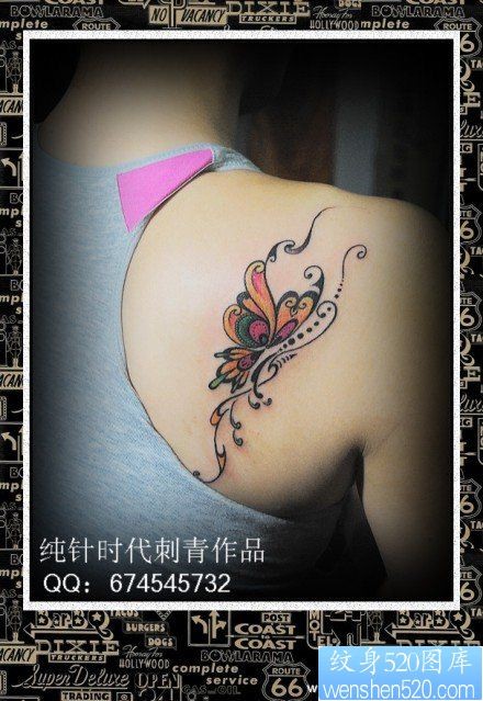 女人后肩背漂亮唯美的蝴蝶纹身图片