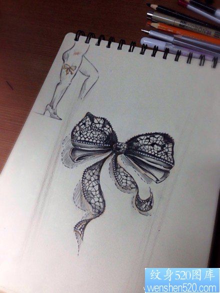 一组时尚精美的蕾丝蝴蝶结纹身图片