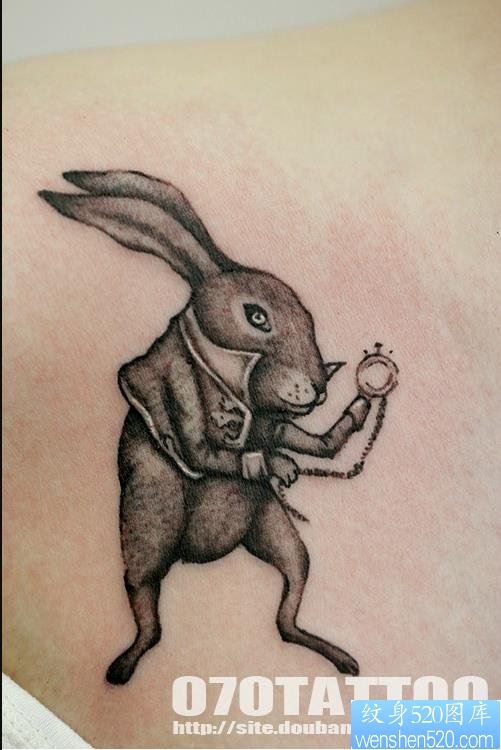 给大家推荐一幅个性兔子纹身作品