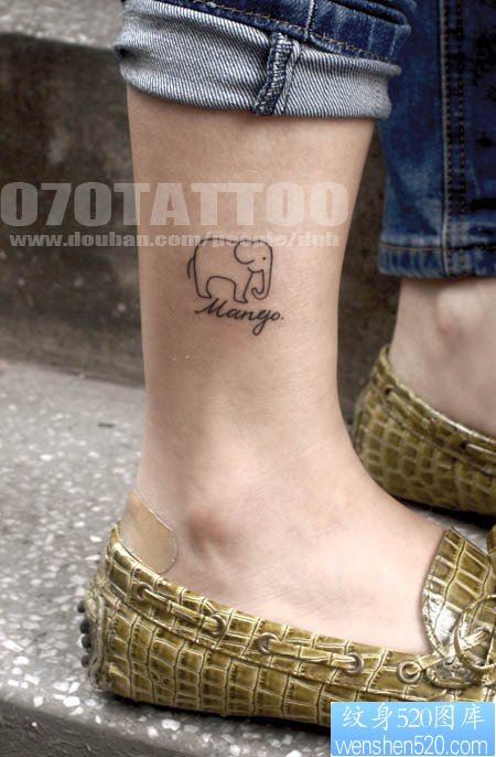 脚踝上一幅精致的大象纹身图片