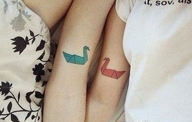 情侣纹身图片：手臂纸鹤情侣纹身图片纹身作品
