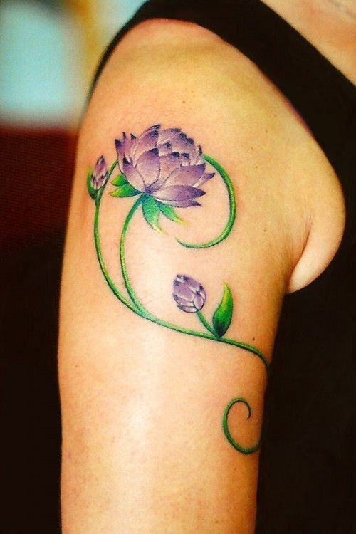 手臂上漂亮的莲花纹身