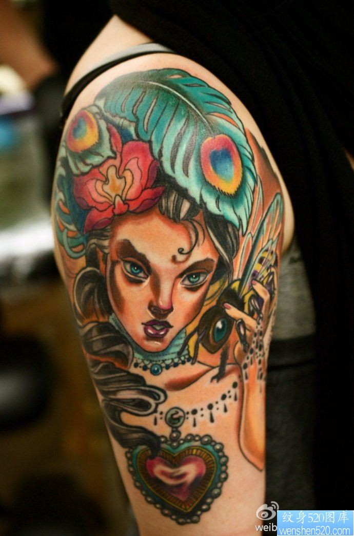 一幅彩色流行女郎纹身作品