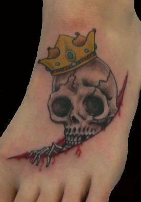 脚面骷髅皇冠纹身图案