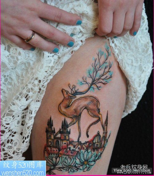 女人腿部彩色羚羊纹身作品由纹身520图库