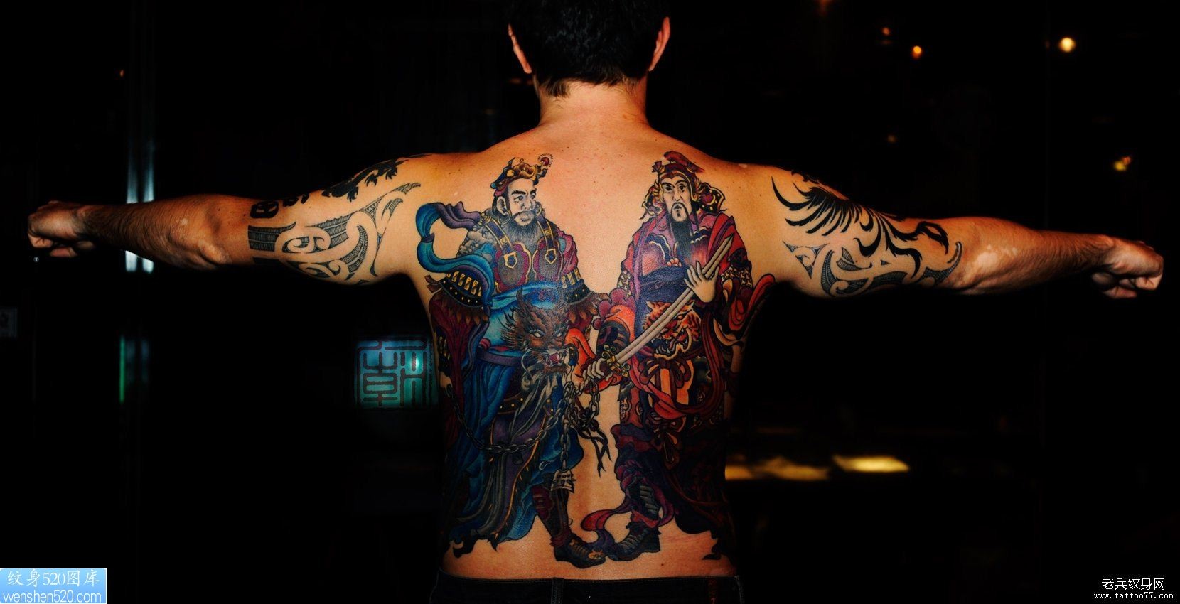 背部一幅古神话人物纹身作品