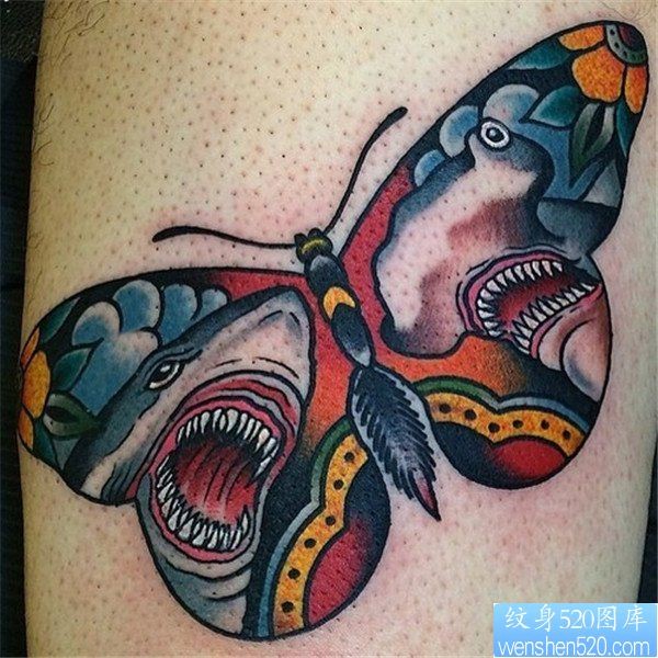 一幅手臂彩色蝴蝶纹身作品