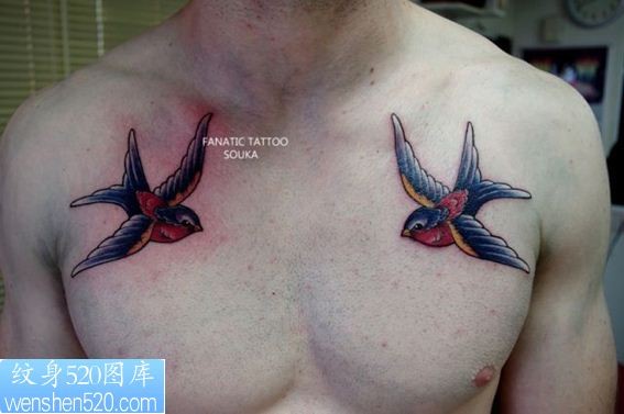 一对漂亮的小燕子纹身图案