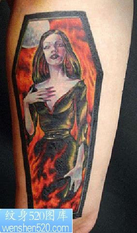 火焰中的女孩纹身图案图案