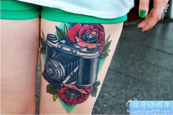 女人腿部个性相机纹身图案