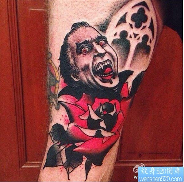 一幅手臂吸血鬼纹身图案