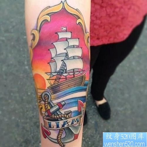 女人手臂school彩色帆船纹身图案