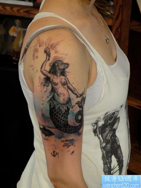 女人胳膊之特别风格美人鱼纹身图案