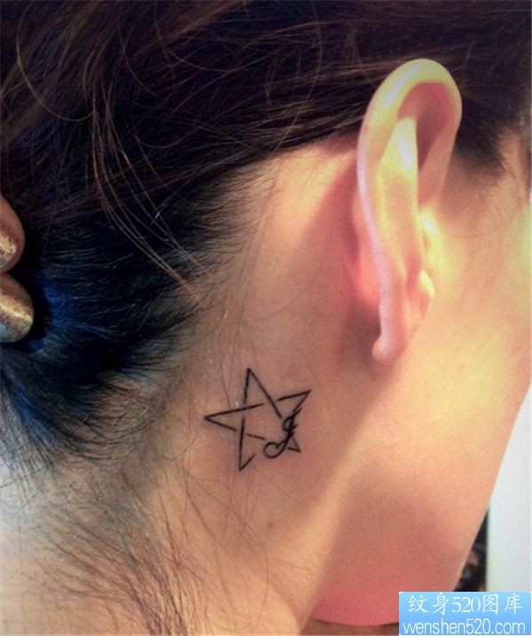 耳后小清新五角星纹身图案