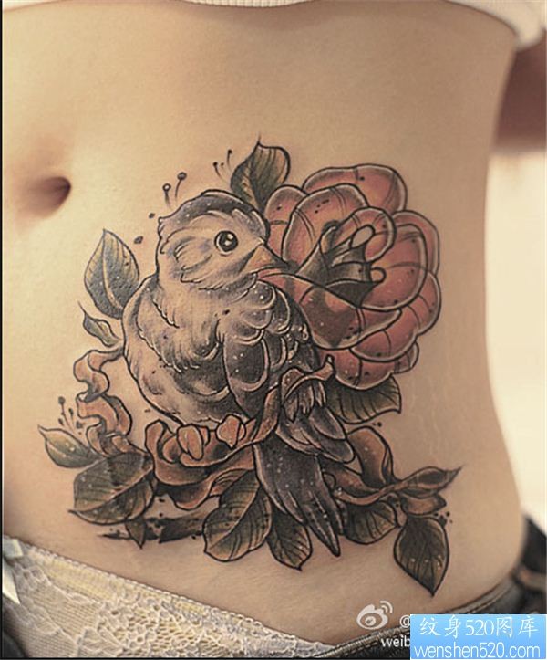 一幅女人侧腰个性鸟玫瑰花纹身图案