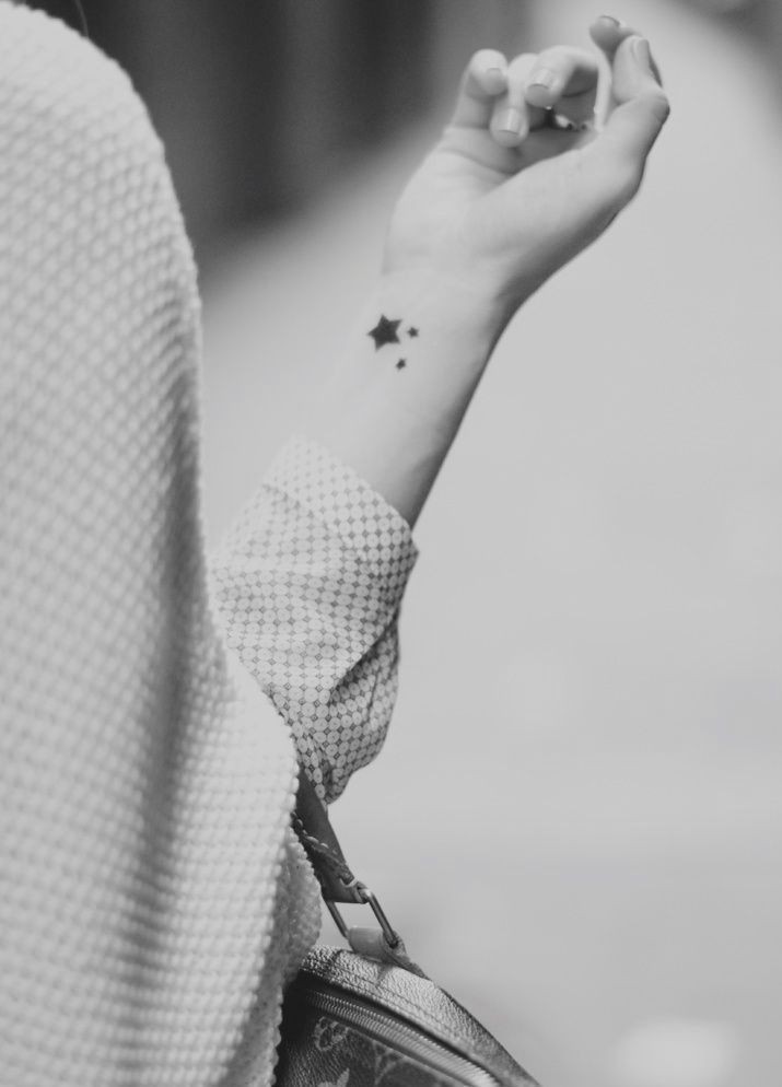 女生手臂纹身图案，星星纹身图案，花鸟纹身图案图案