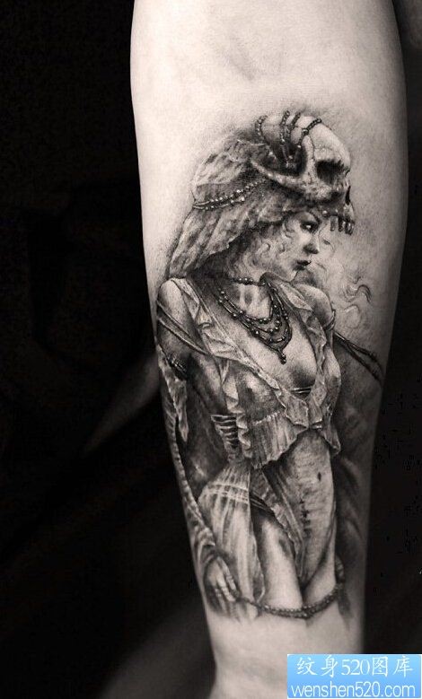 一幅腿部天使纹身图案