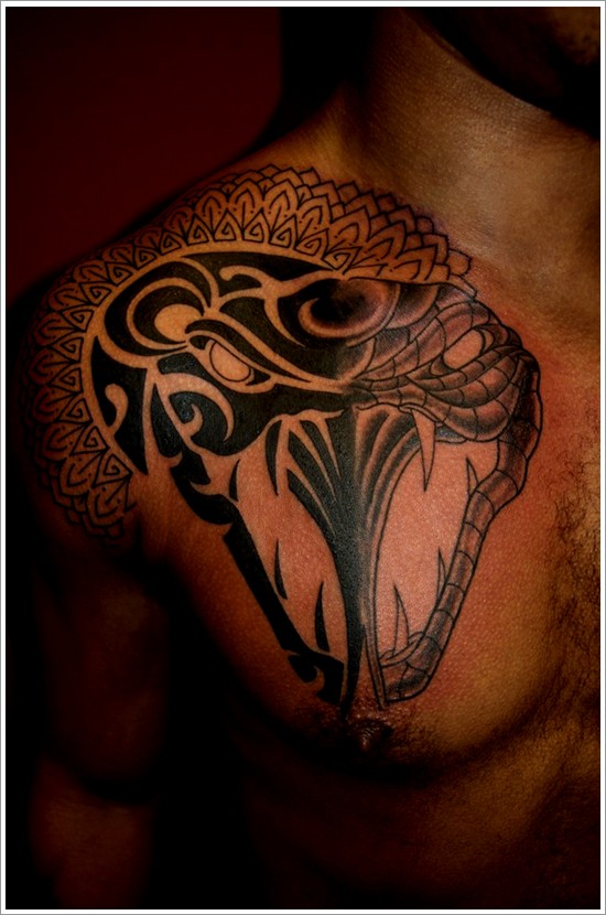 一组经典的蛇纹身：长大血口的蛇