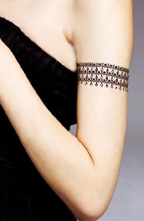 美女手臂蕾丝纹身图案图案