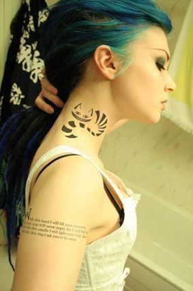 美女脖子上的图腾小猫纹身图案图案