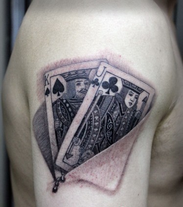 一款男士扑克纹身图案