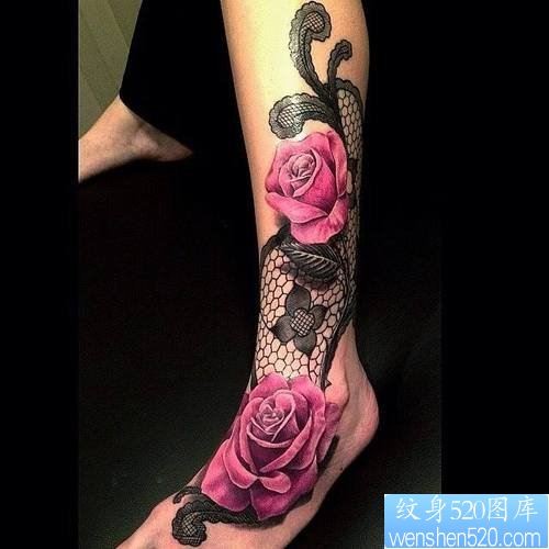 腿部玫瑰花蕾丝纹身图案